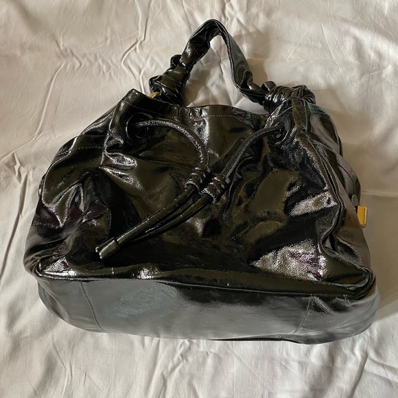 Like New Coach Black Resort Hobo Drawstring Bag in Patent Leather - Picture 10 of 11